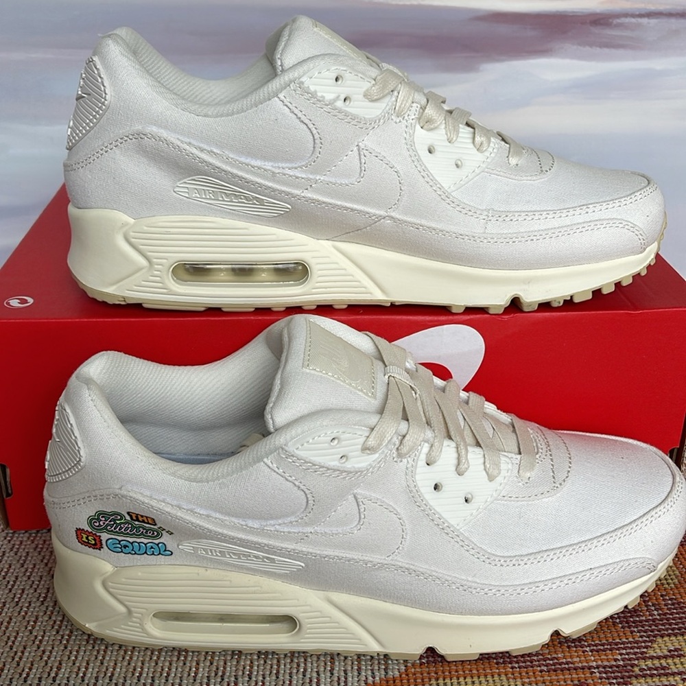Nike WMNS Air Max 90 SE
Sail/Cashmere/Team Gold/ Sail
Women's Shoes
FD0867-133 - Picture 3 of 16